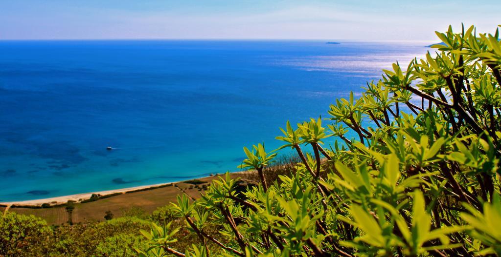 Agriturismo Sarrabus San Priamo ภายนอก รูปภาพ